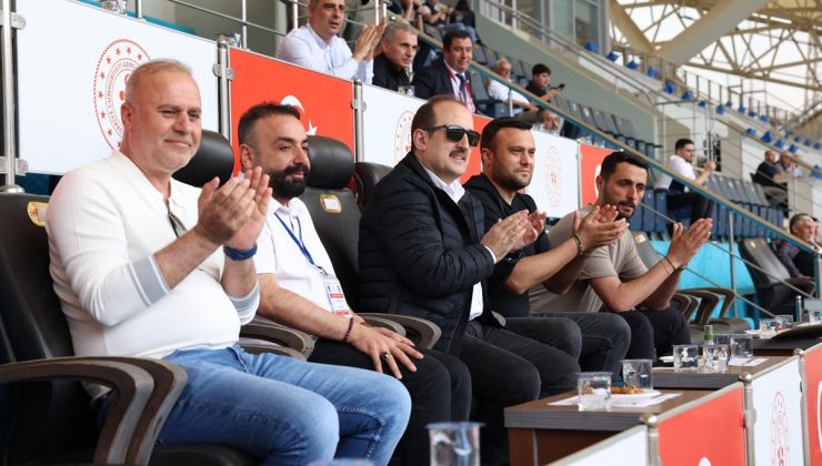 VALİ ALİ HAMZA PEHLİVAN, YENİ MERSİN İDMAN YURDU – NAZİLLİ BELEDİYESPOR MAÇINI İZLEDİ