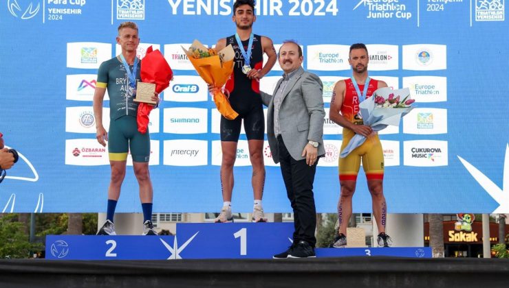 VALİ ALİ HAMZA PEHLİVAN, “DÜNYA PARATRİATLON KUPASI ve AVRUPA TRİATLON GENÇLER KUPASI” YARIŞMALARI ÖDÜL TÖRENİNE KATILDI