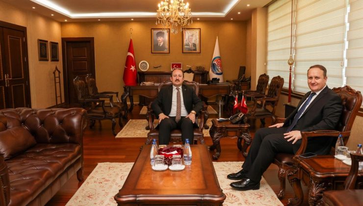 VALİ ALİ HAMZA PEHLİVAN, İLLER İDARESİ GENEL MÜDÜR YARDIMCISI TARIK BAHADIR İLE GÖRÜŞTÜ