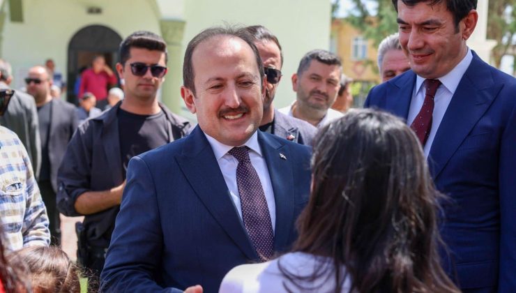 VALİ ALİ HAMZA PEHLİVAN, ÖĞRETMEN VE ÖĞRENCİLERİMİZLE BİR ARAYA GELDİ