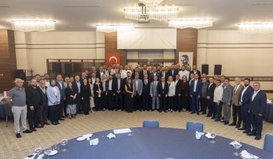 Başkan Seçer, İlçe Belediye Başkanları ve Büyükşehir Belediye Meclisi Üyeleri İle Bir Araya Geldi