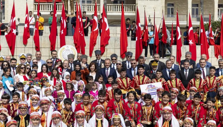 Mersin’de Coşkulu 23 Nisan Kutlaması