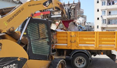  TOROSLAR’DA ÇÖP EVE TEMİZLİK OPERASYON