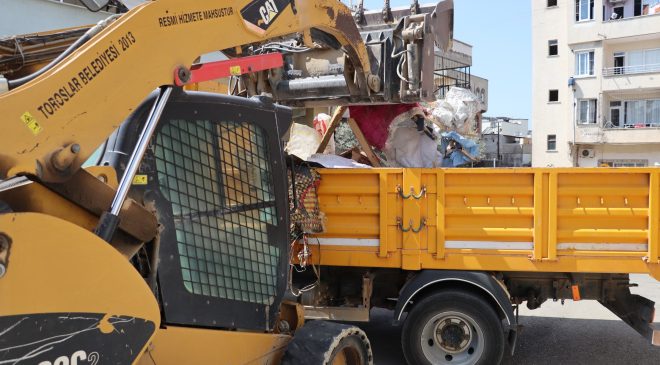  TOROSLAR’DA ÇÖP EVE TEMİZLİK OPERASYON